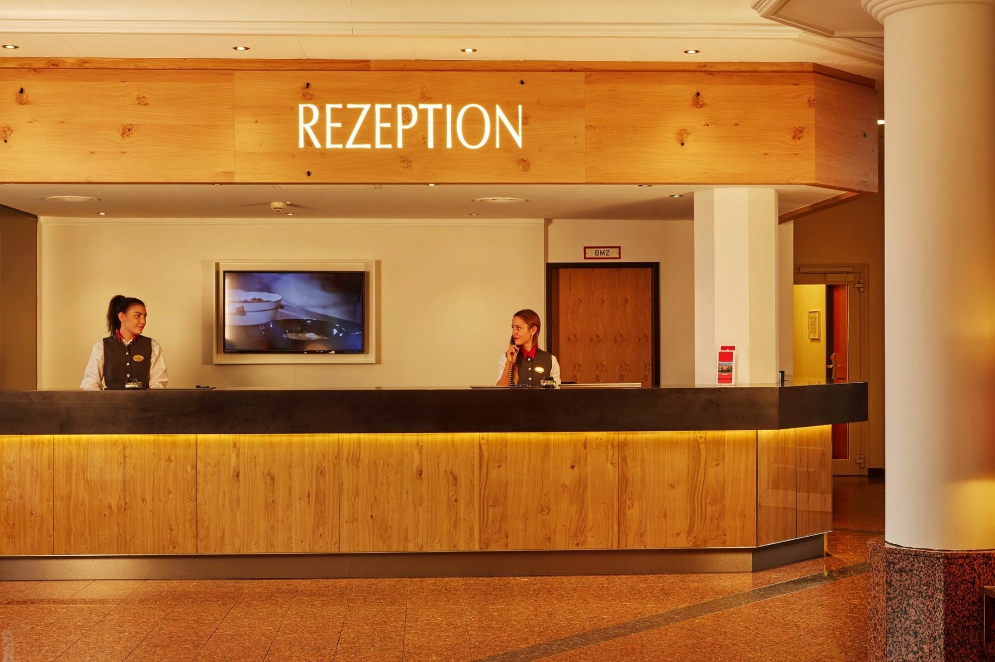 H+ Hotel Hannover Bagian luar foto